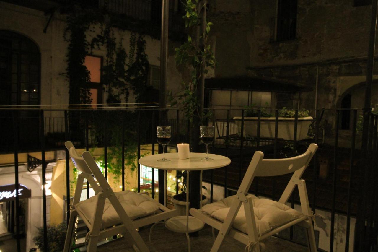 Appartamento Con Terrazza Nel Centro Storico. Cuneo Bagian luar foto